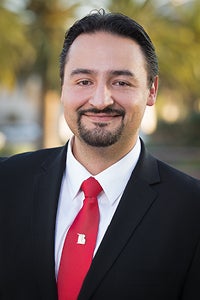 a headshot of Moises Guiterrez