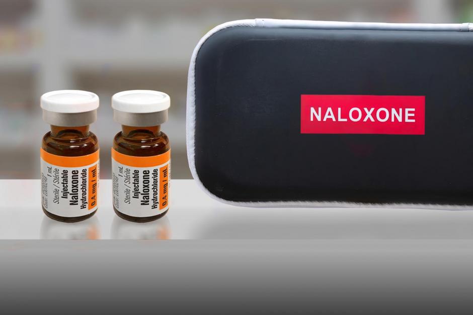 Naloxone kit