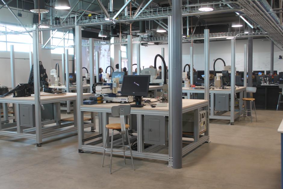 An interior shot of one of the new machine shops in the electrical Technology building.