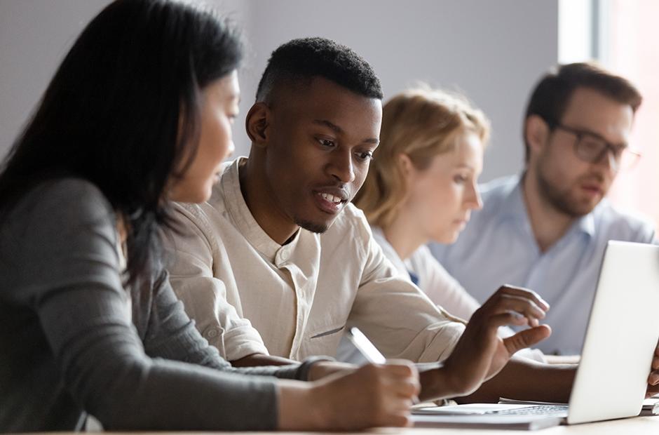 Students getting help from college counselors to navigate their way to graduation