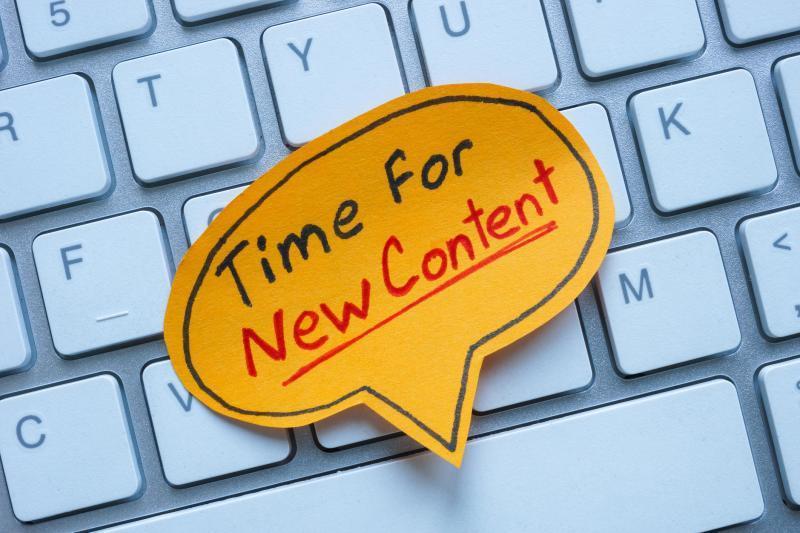 content update reminder note, and keyboard